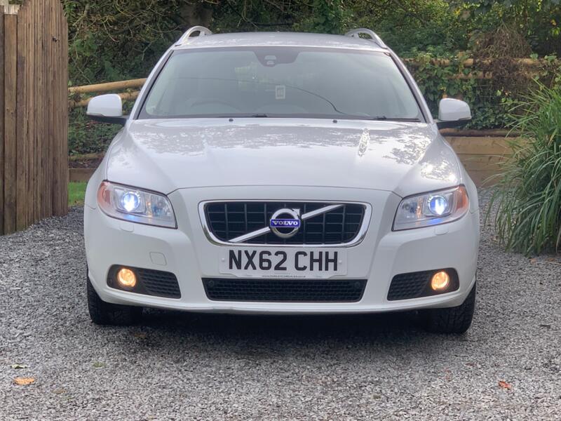 VOLVO V70 2.4 D5 SE Lux Geartronic Euro 5 5dr 2013