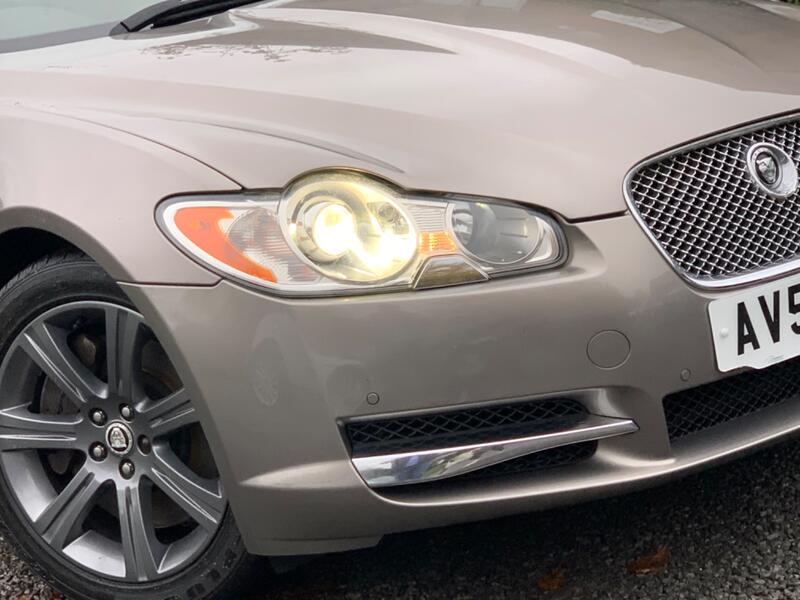 JAGUAR XF 3.0d V6 Luxury Auto Euro 5 4dr 2009