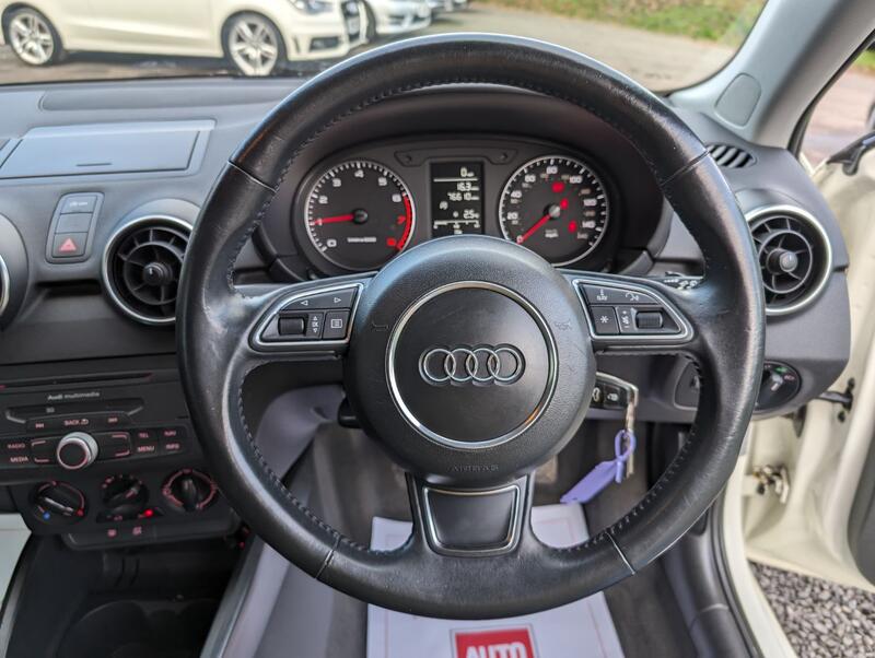 AUDI A1 1.2 TFSI SE Euro 5 (s/s) 3dr 2011