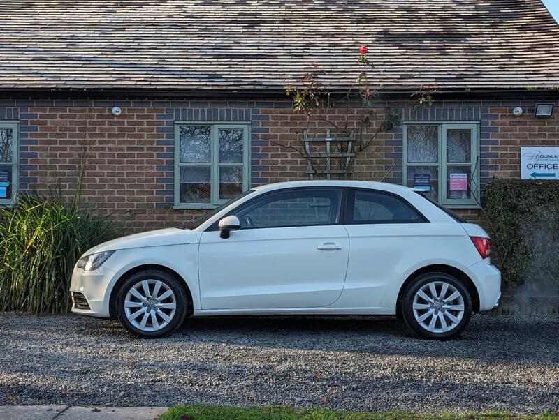 AUDI A1 1.2 TFSI SE Euro 5 (s/s) 3dr 2011