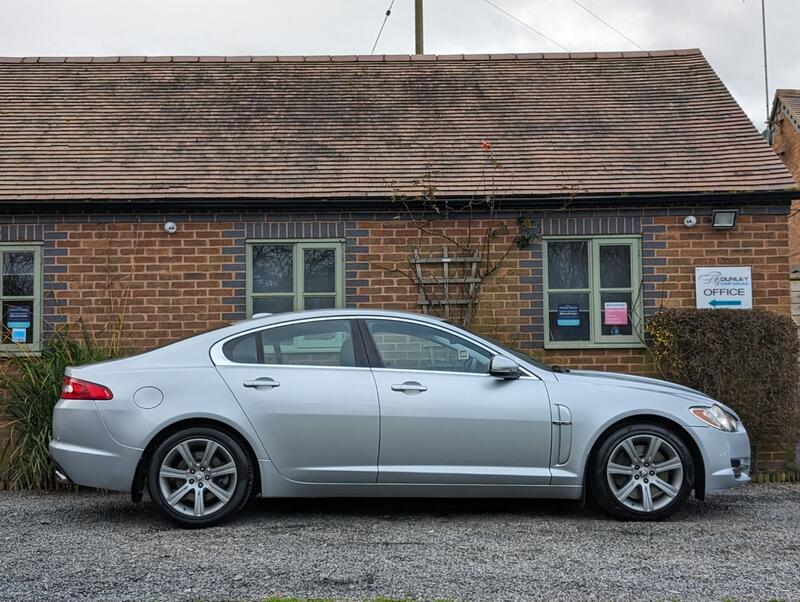 JAGUAR XF 3.0d V6 Luxury Auto Euro 5 4dr 2009