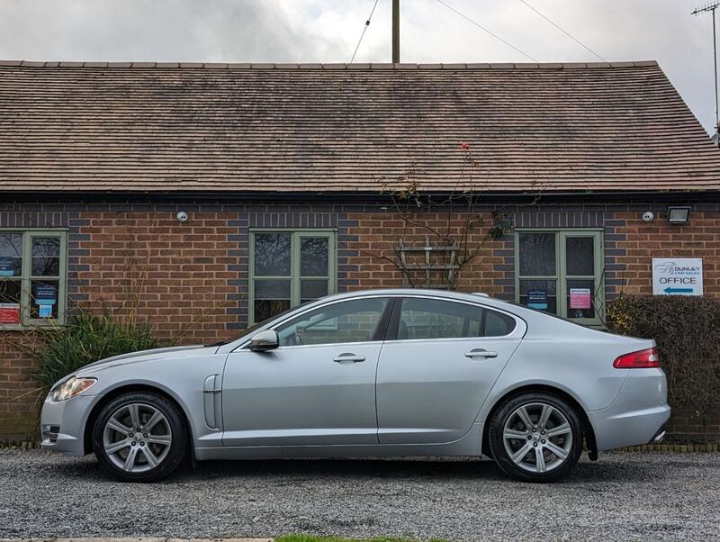 JAGUAR XF 3.0d V6 Luxury Auto Euro 5 4dr 2009