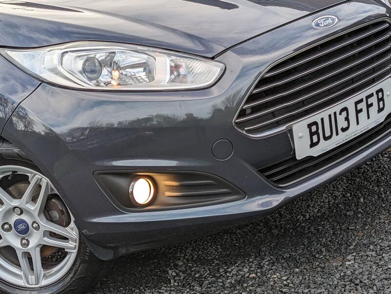 FORD FIESTA 1.0 Zetec Euro 5 (s/s) 3dr 2013