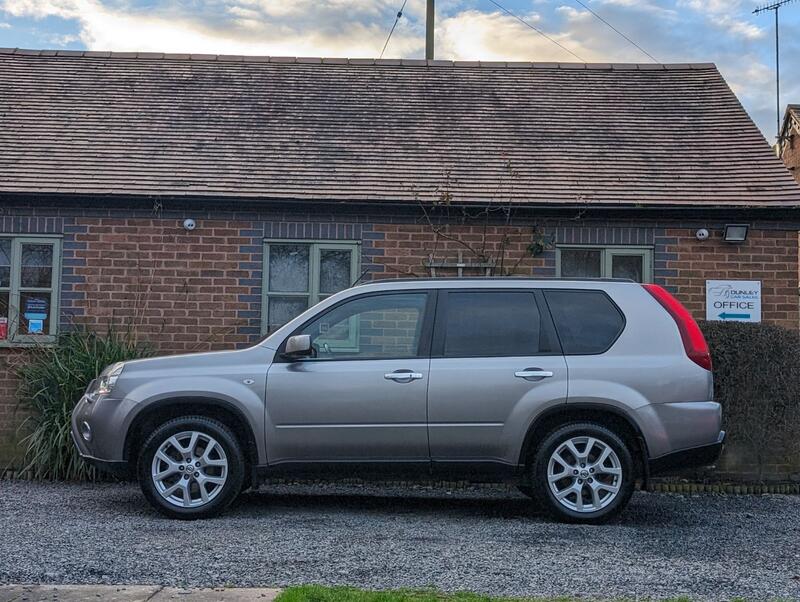 NISSAN X-TRAIL 2.0 dCi Tekna 4WD Euro 5 5dr 2011