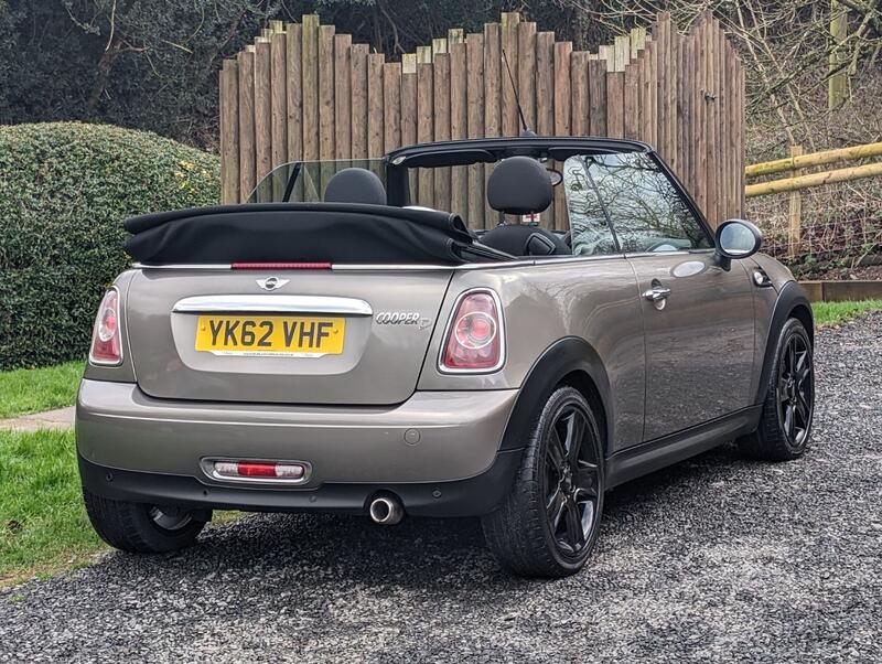 MINI CONVERTIBLE 1.6 Cooper D Euro 5 (s/s) 2dr 2012