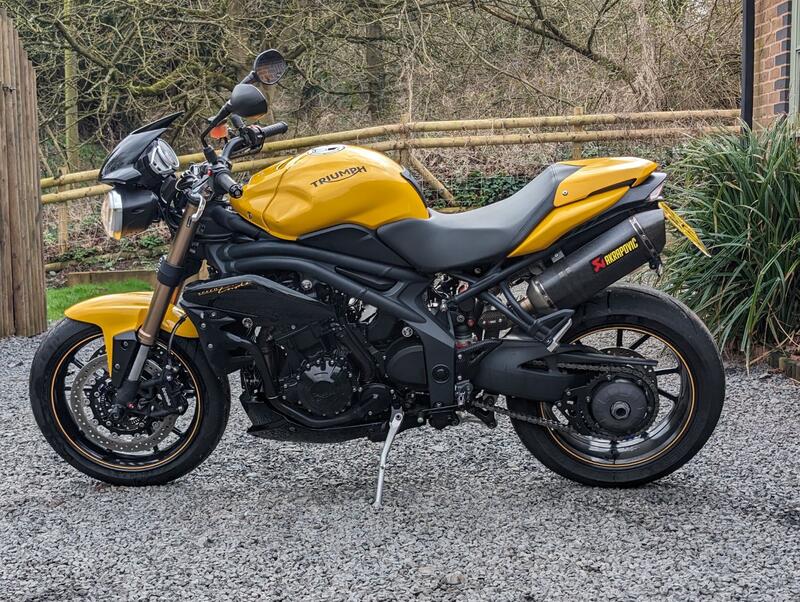 TRIUMPH SPEED TRIPLE 1050 1050 94 2015