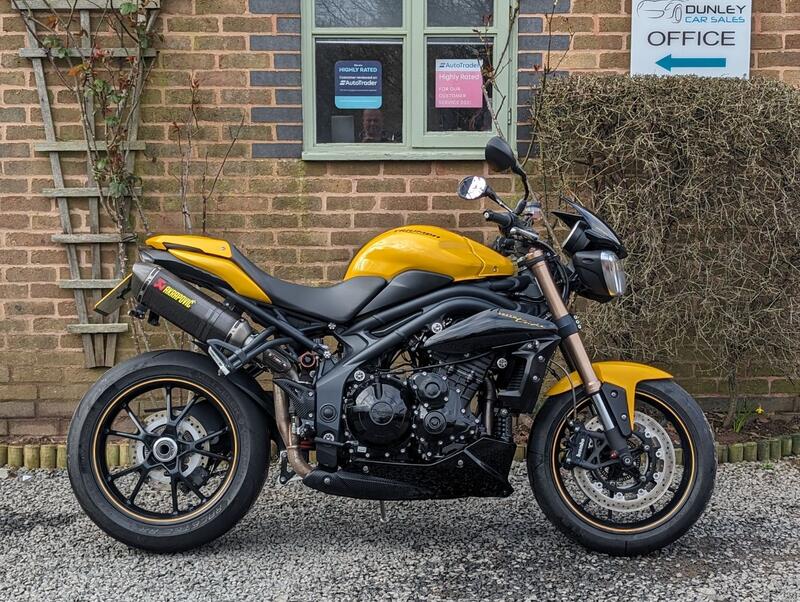 TRIUMPH SPEED TRIPLE 1050 1050 94 2015