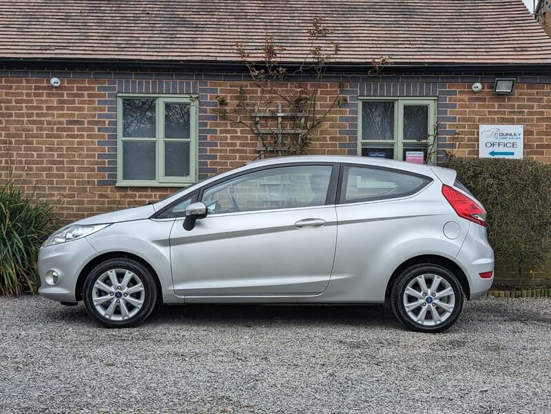 FORD FIESTA 1.4 Zetec 3dr 2011