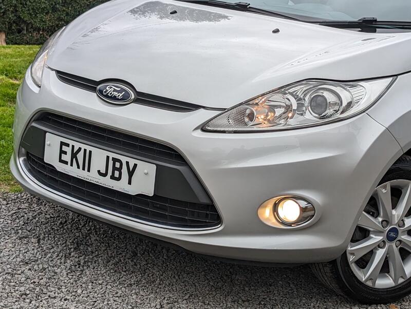 FORD FIESTA 1.4 Zetec 3dr 2011