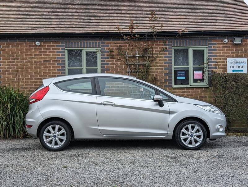 FORD FIESTA 1.4 Zetec 3dr 2011