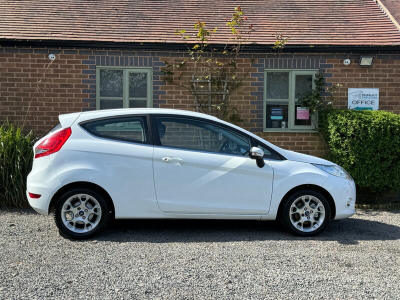 FORD FIESTA 1.25 Zetec 3dr 2012