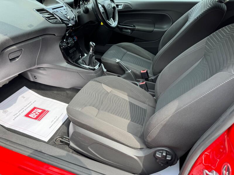 FORD FIESTA 1.25 Zetec Euro 5 3dr 2015