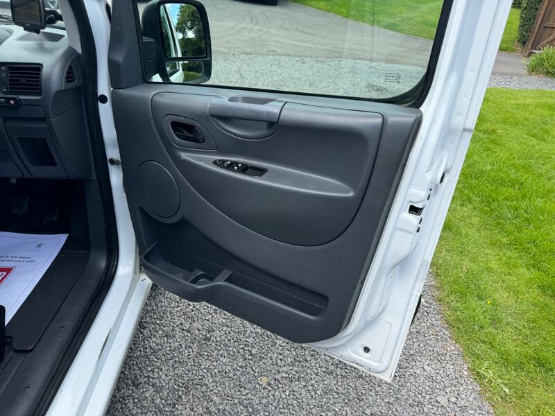 PEUGEOT EXPERT 1.6 HDi Professional L1 H1 4dr 2017