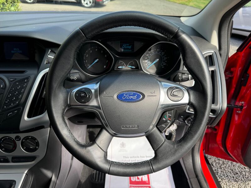 FORD FOCUS 1.6 Zetec Euro 5 5dr 2012