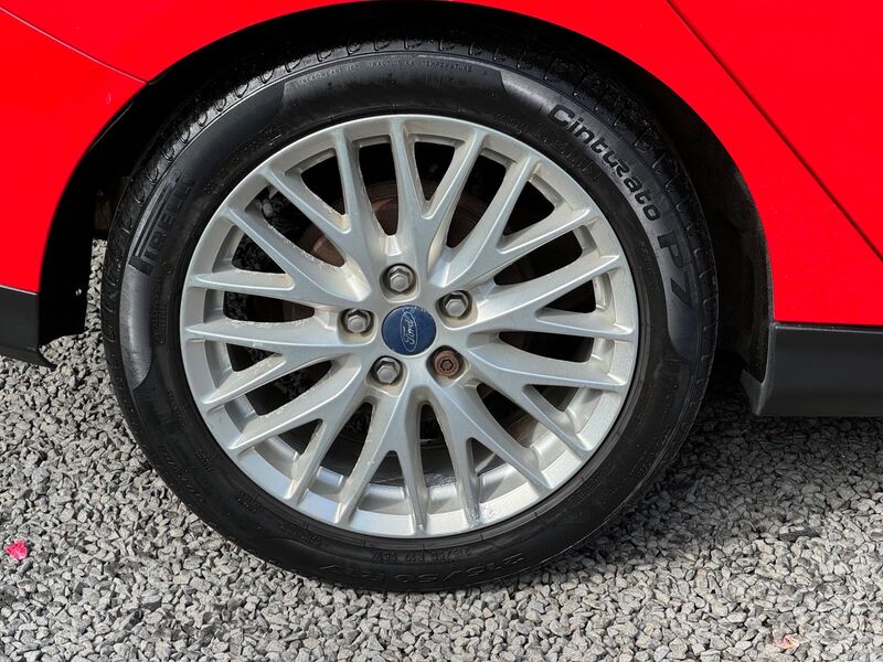 FORD FOCUS 1.6 Zetec Euro 5 5dr 2012