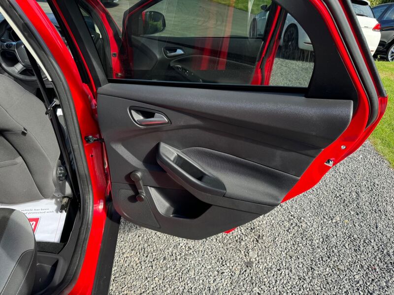 FORD FOCUS 1.6 Zetec Euro 5 5dr 2012