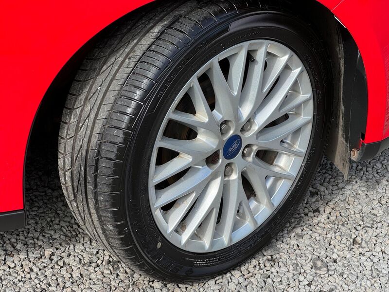 FORD FOCUS 1.6 Zetec Euro 5 5dr 2012