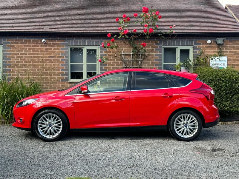 FORD FOCUS 1.6 Zetec Euro 5 5dr 2012