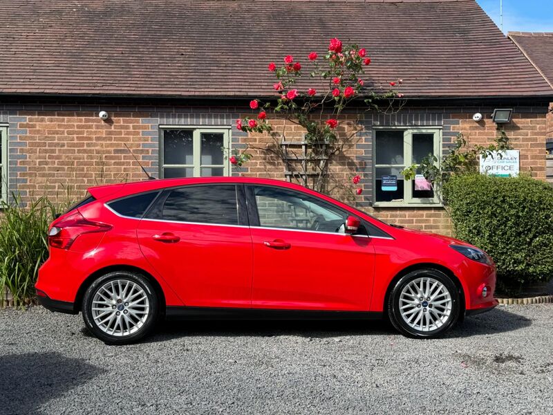 FORD FOCUS 1.6 Zetec Euro 5 5dr 2012