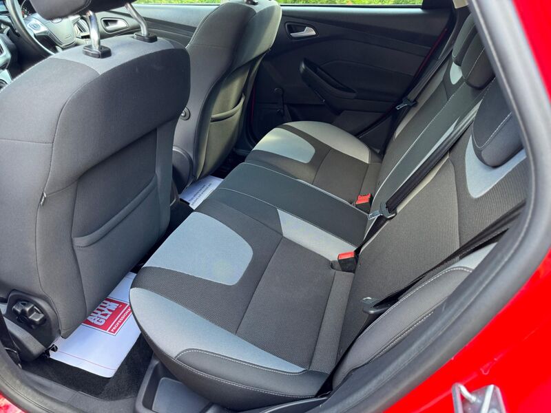 FORD FOCUS 1.6 Zetec Euro 5 5dr 2012