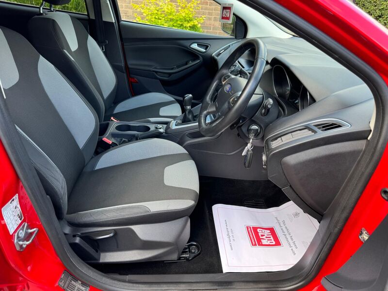 FORD FOCUS 1.6 Zetec Euro 5 5dr 2012