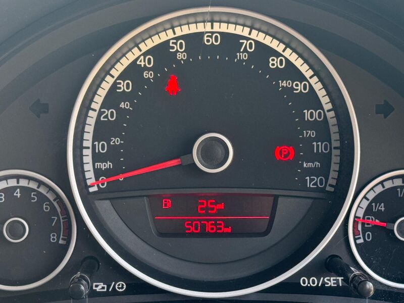 VOLKSWAGEN UP 1.0 High up! Euro 5 5dr 2012