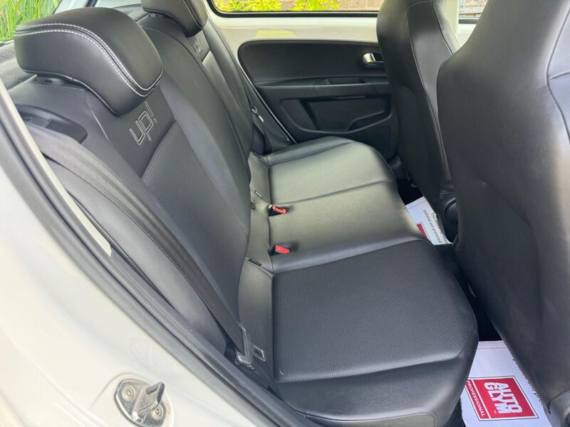 VOLKSWAGEN UP 1.0 High up! Euro 5 5dr 2012