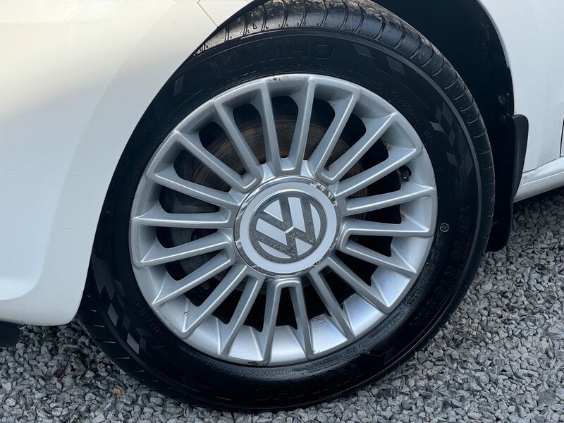 VOLKSWAGEN UP 1.0 High up! Euro 5 5dr 2012
