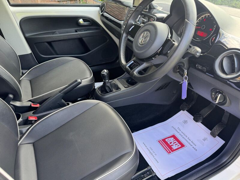 VOLKSWAGEN UP 1.0 High up! Euro 5 5dr 2012