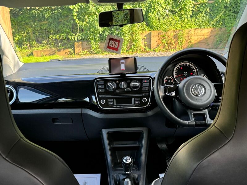 VOLKSWAGEN UP 1.0 High up! Euro 5 5dr 2012