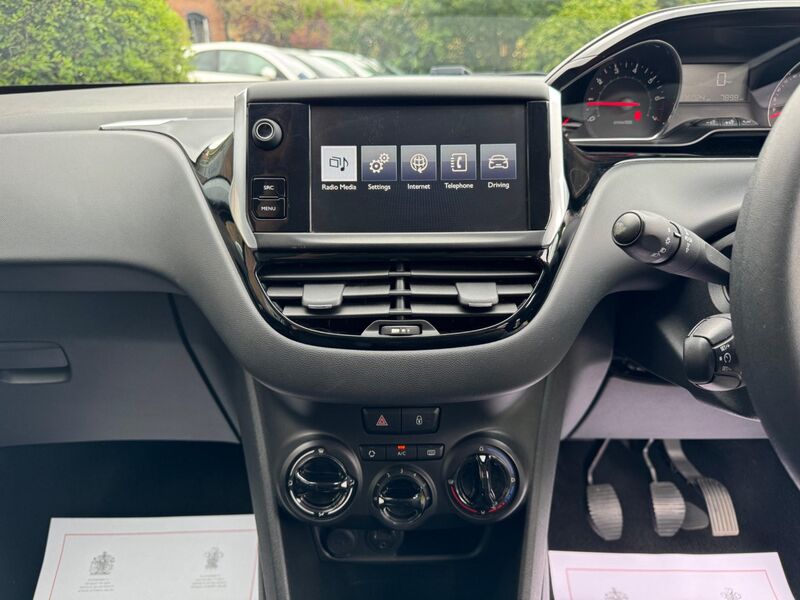PEUGEOT 208 1.2 VTi PureTech Active Euro 6 5dr 2015
