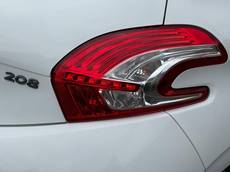 PEUGEOT 208 1.2 VTi PureTech Active Euro 6 5dr 2015