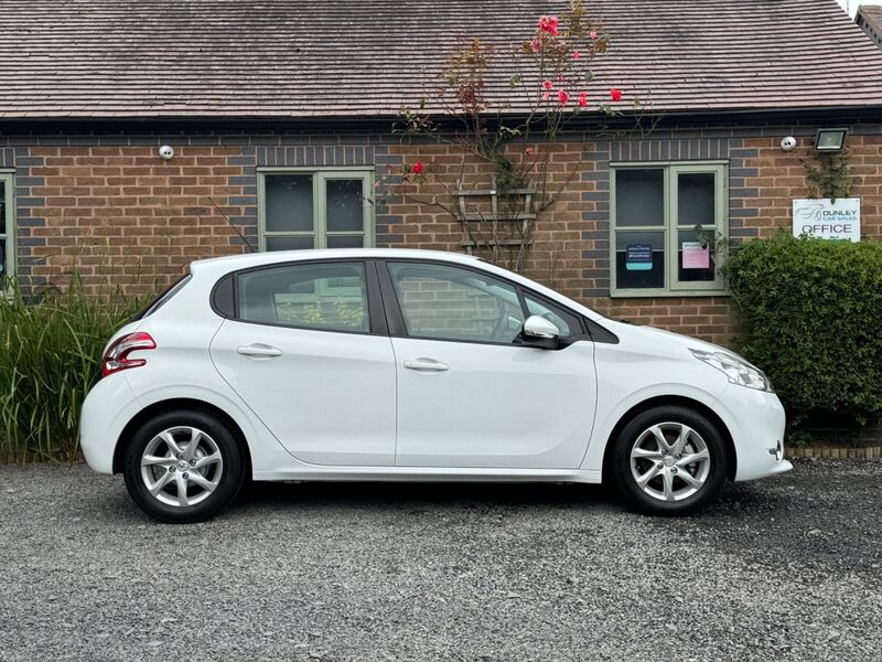 PEUGEOT 208 1.2 VTi PureTech Active Euro 6 5dr 2015