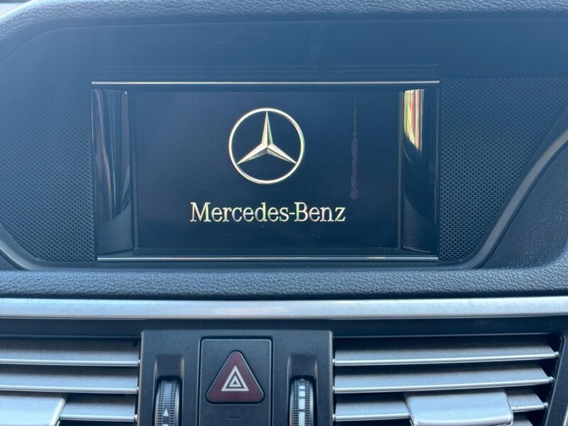 MERCEDES-BENZ E CLASS 2.1 E220 CDI BlueEfficiency Avantgarde Tiptronic Euro 5 4dr 2010