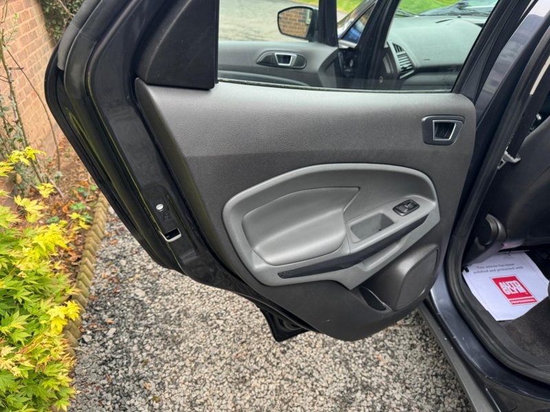 FORD ECOSPORT 1.5 TDCi Titanium 2WD Euro 5 5dr 2014