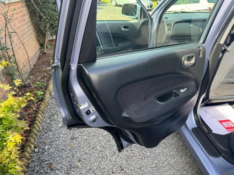 HONDA HR-V 1.6 i-VTEC 5dr 2004