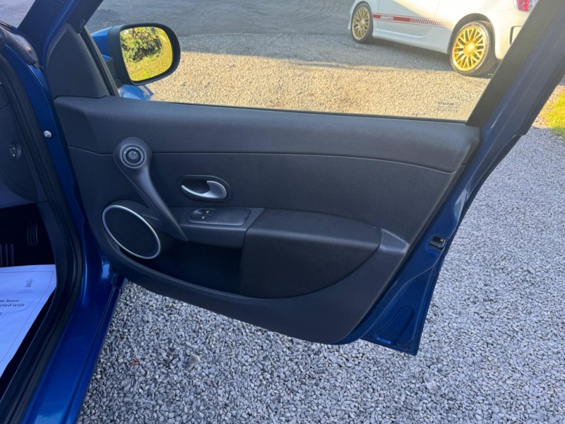 RENAULT CLIO 1.2 Dynamique Euro 4 5dr 2009