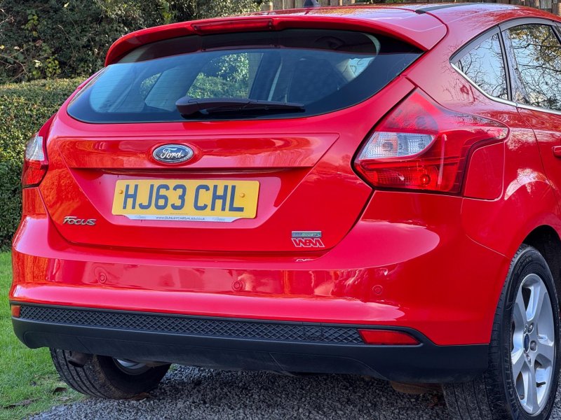 FORD FOCUS 1.0T EcoBoost Zetec Navigator Euro 5 (s/s) 5dr 2013