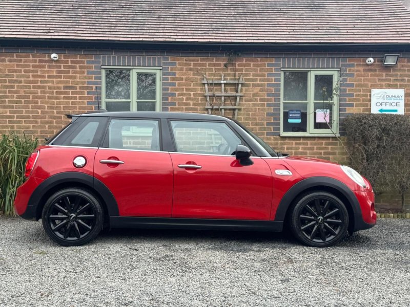 MINI HATCH 2.0 Cooper SD Euro 6 (s/s) 5dr 2015