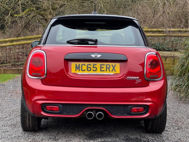MINI HATCH 2.0 Cooper SD Euro 6 (s/s) 5dr 2015