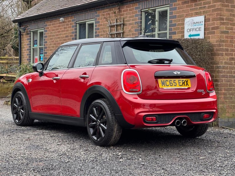 MINI HATCH 2.0 Cooper SD Euro 6 (s/s) 5dr 2015