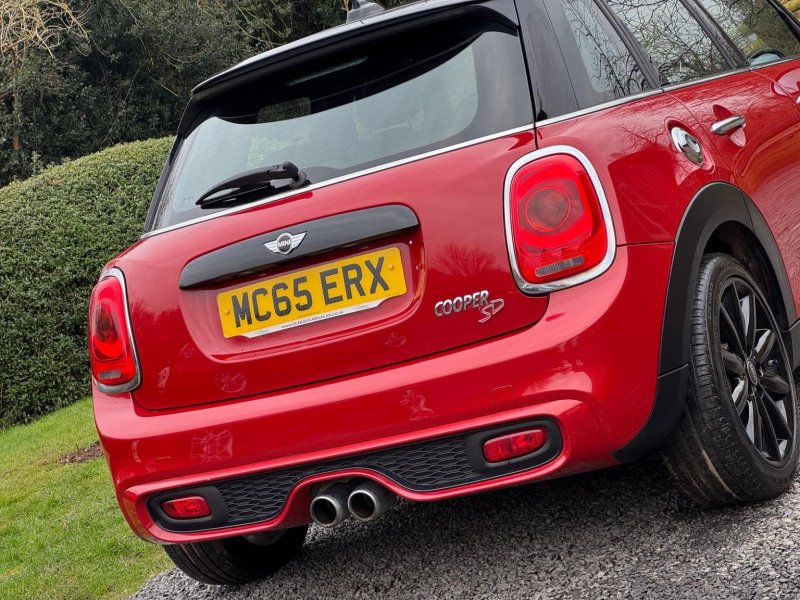 MINI HATCH 2.0 Cooper SD Euro 6 (s/s) 5dr 2015
