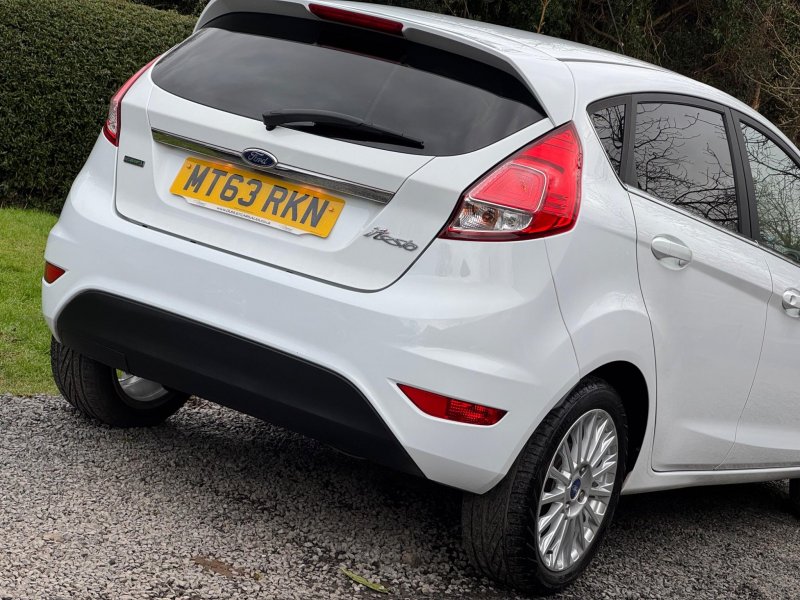 FORD FIESTA 1.0T EcoBoost Titanium Euro 5 (s/s) 5dr 2013
