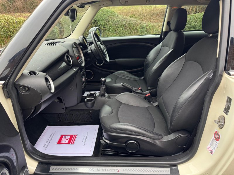MINI HATCH 1.6 Cooper S Euro 5 (s/s) 3dr 2013