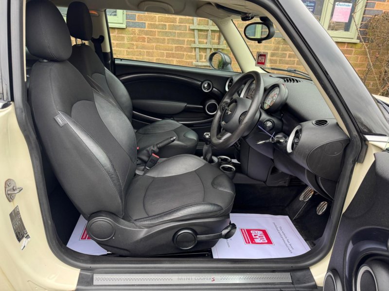 MINI HATCH 1.6 Cooper S Euro 5 (s/s) 3dr 2013