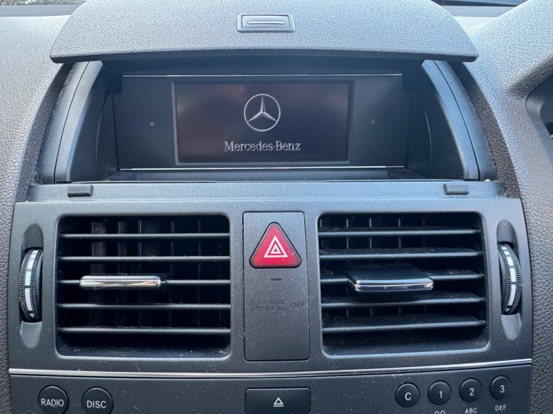 MERCEDES-BENZ C CLASS 1.8 C180 BlueEfficiency Elegance Auto Euro 5 4dr 2011