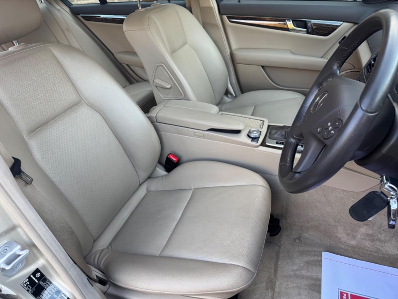MERCEDES-BENZ C CLASS 1.8 C180 BlueEfficiency Elegance Auto Euro 5 4dr 2011