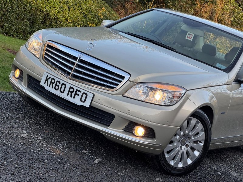 MERCEDES-BENZ C CLASS 1.8 C180 BlueEfficiency Elegance Auto Euro 5 4dr 2011