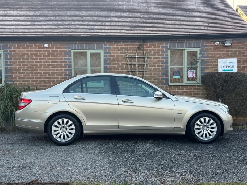 MERCEDES-BENZ C CLASS 1.8 C180 BlueEfficiency Elegance Auto Euro 5 4dr 2011