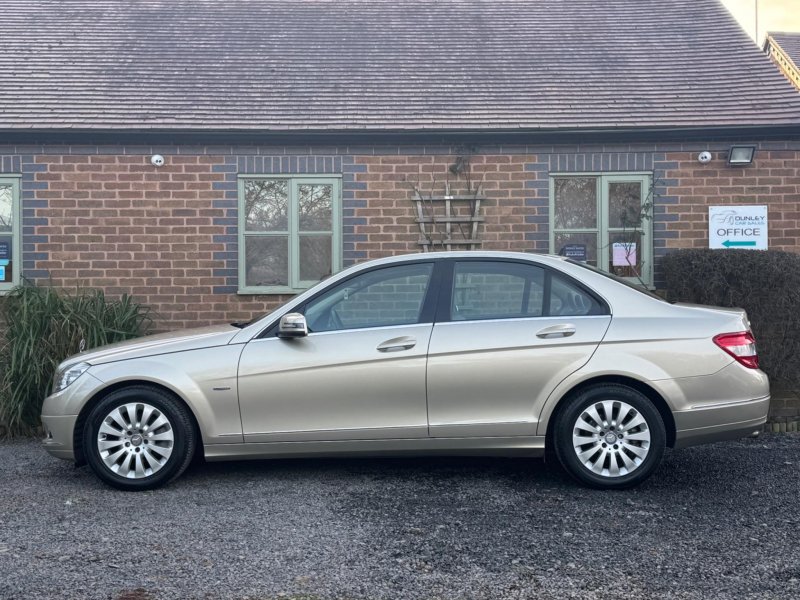MERCEDES-BENZ C CLASS 1.8 C180 BlueEfficiency Elegance Auto Euro 5 4dr 2011